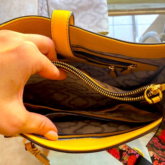 Yany Crossbody Bag - Picture 4 of 8